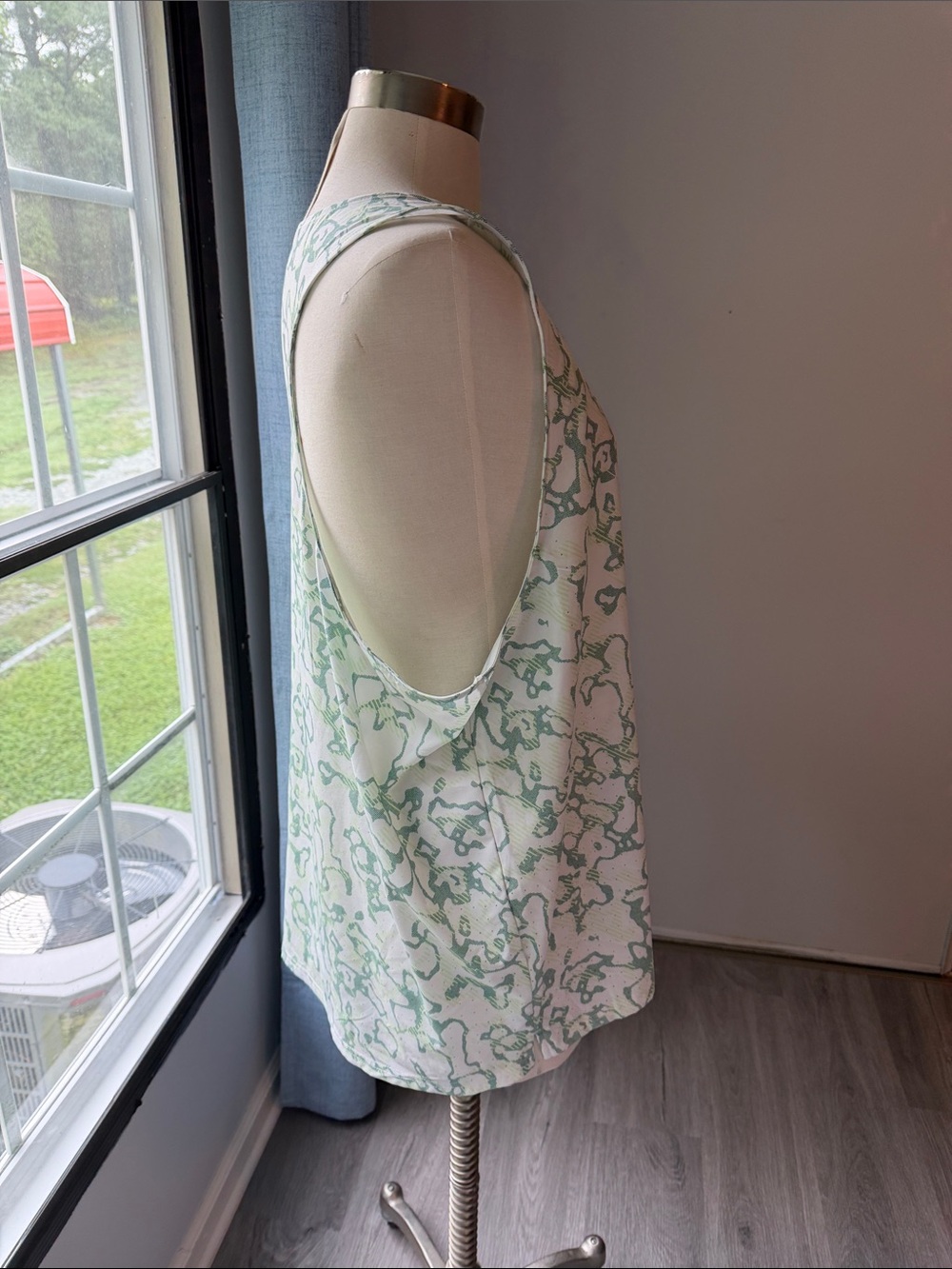 tek gear White and Light Green performance running Tank Top - Picture 2 of 7